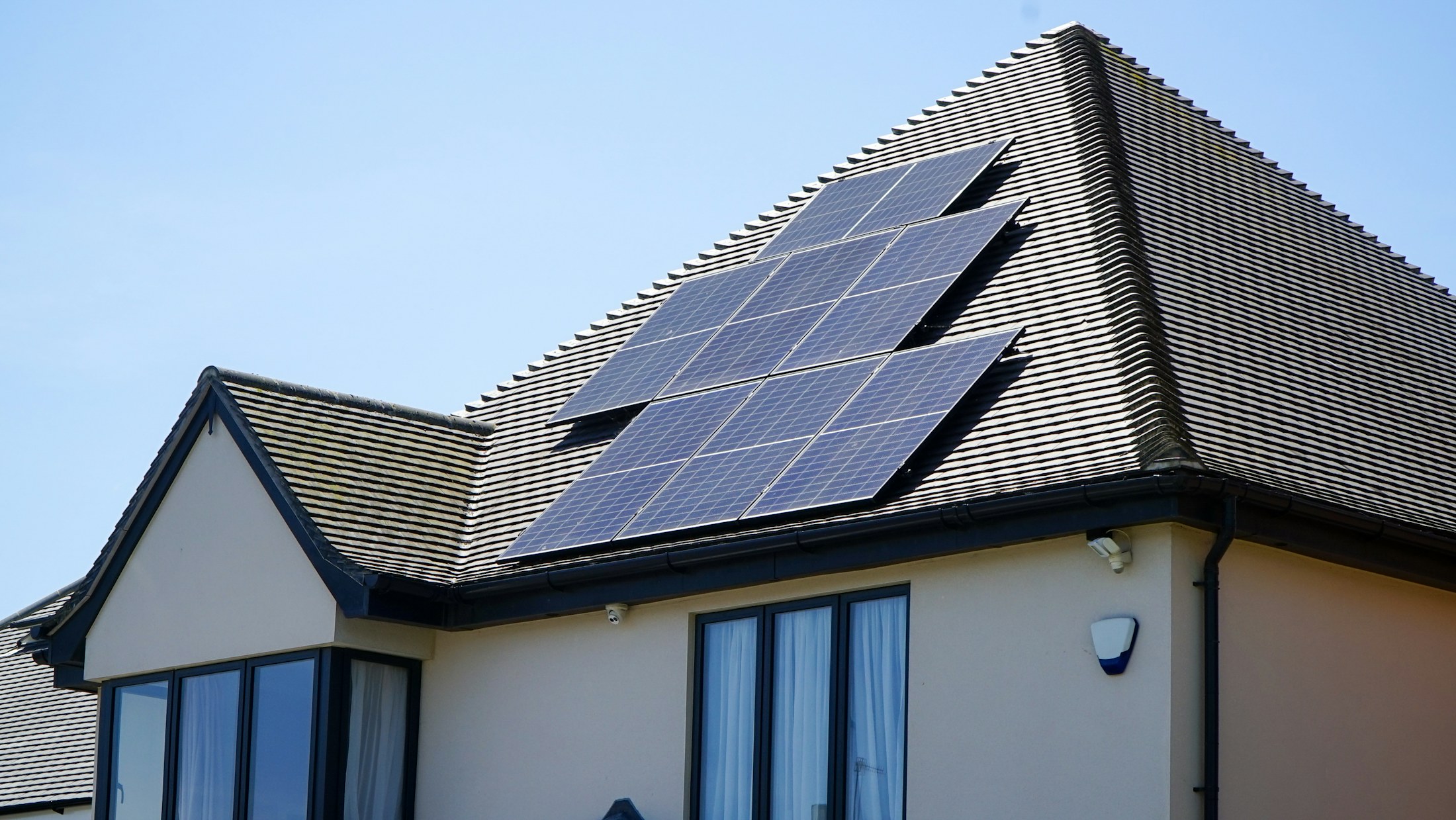 Maison équipée de panneaux photovoltaïques